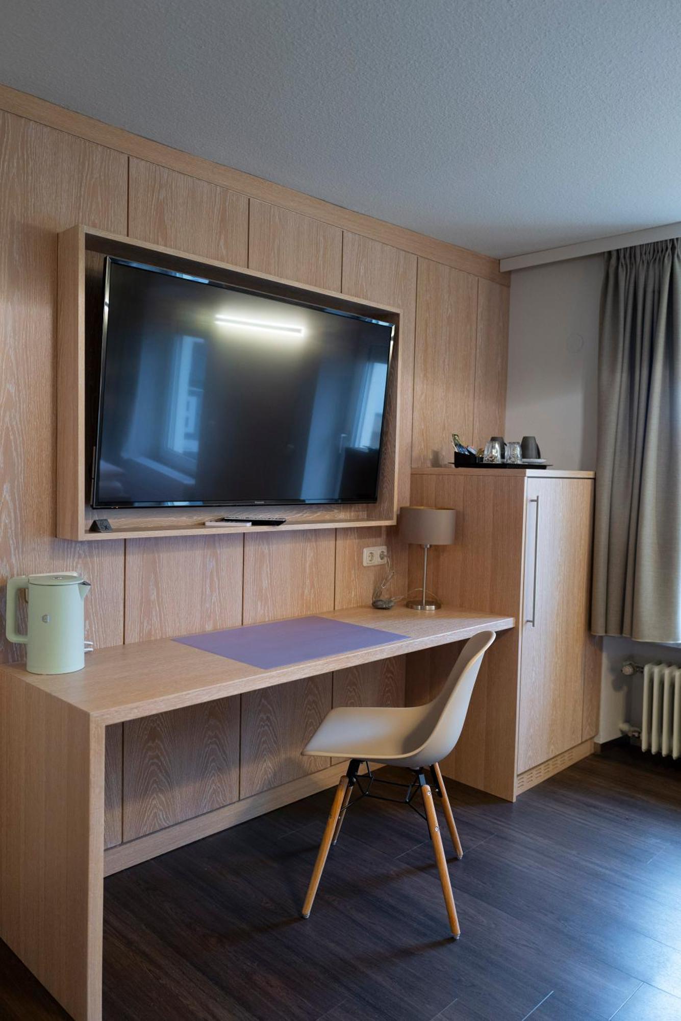 Hotel & Apartments Boehm グラーフェンヴェーア エクステリア 写真